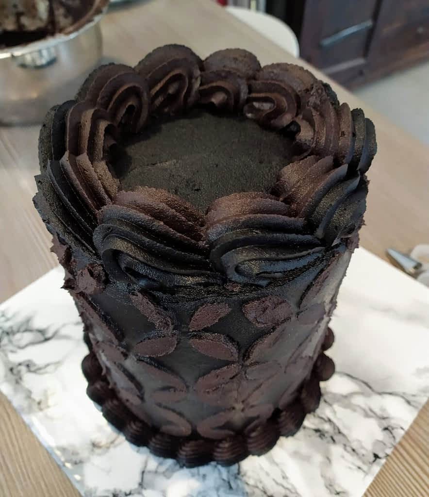 Rich Dark Chocolate Cake Design - CakeLovesMe - Birthday Cakes, Cake Trends, For Men, Piping for Cakes - dark chocolate cake design -