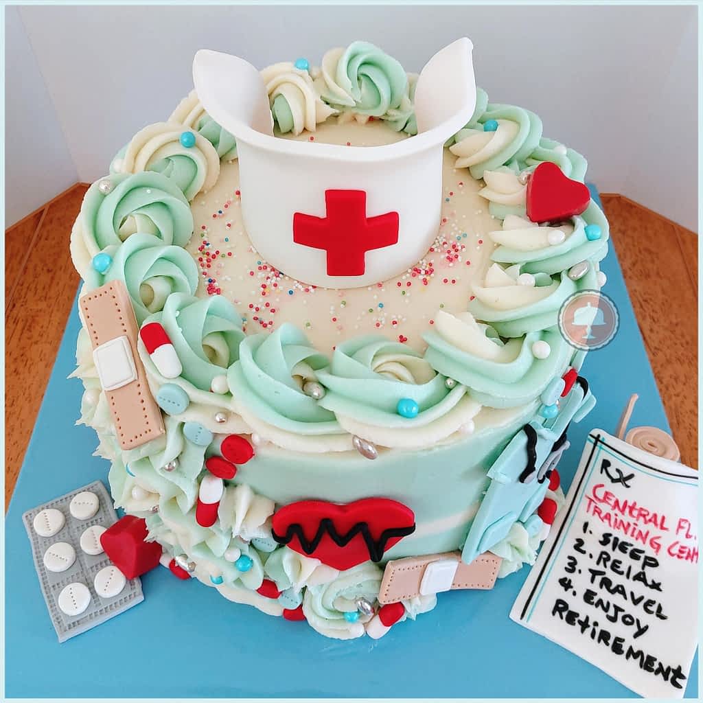 Nurse Graduation Cake | This cake has a fondant shirt, steth… | Flickr