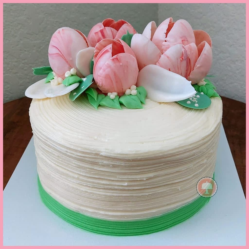Vibrant Spring Cake Ideas - Chocolate Tulip Cakes - CakeLovesMe - Cake Trends - mini cake ideas - Cake Trends
