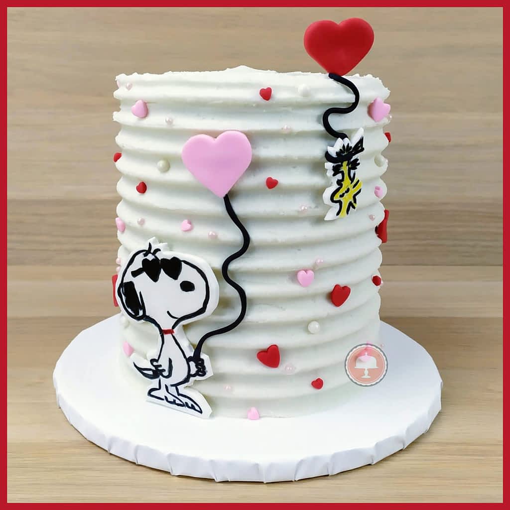cake for valentine's frosting combs