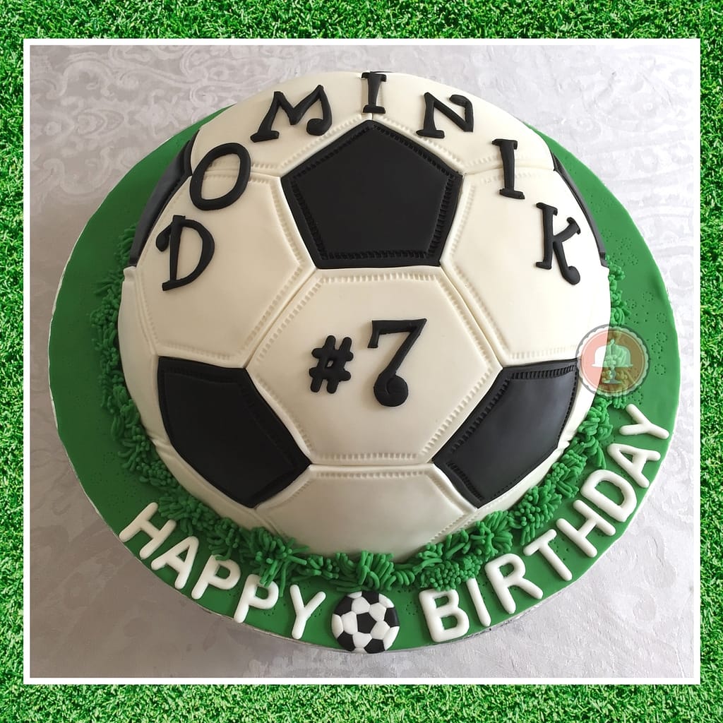 DIY Cake Board - How-To Cover Cake Boards Easily 52 DIY Cake Board - How-To Cover Cake Boards Easily - CakeLovesMe - Cake Baking Tips and Tricks - diy cake board -