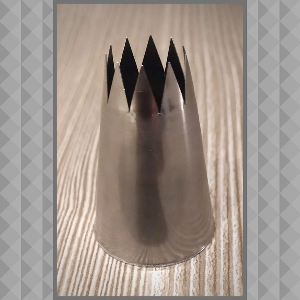 Rich Dark Chocolate Cake Design 8 Rich Dark Chocolate Cake Design - CakeLovesMe - Birthday Cakes, Cake Trends, For Men, Piping for Cakes - dark chocolate cake design -