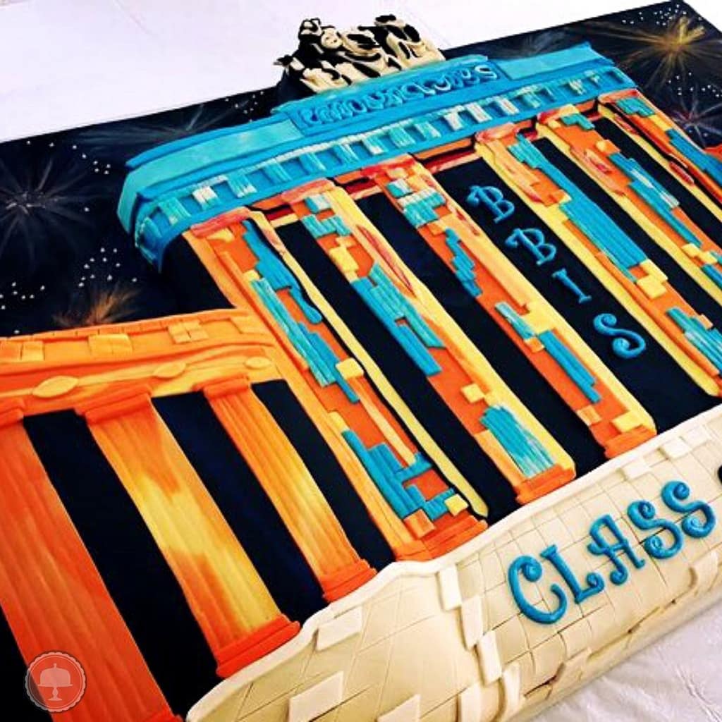 Historic Graduation Cake Ideas - Class of 2017 Brandenburg Gate 13 Historic Graduation Cake Ideas - Class of 2017 Brandenburg Gate - CakeLovesMe - New Cake Designs!, Fondant Cakes, Special Occasion Cakes - graduation cake ideas -