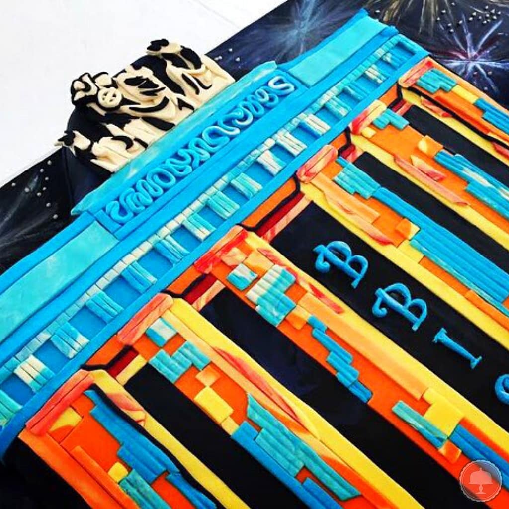 Historic Graduation Cake Ideas - Class of 2017 Brandenburg Gate 12 Historic Graduation Cake Ideas - Class of 2017 Brandenburg Gate - CakeLovesMe - New Cake Designs!, Fondant Cakes, Special Occasion Cakes - graduation cake ideas -