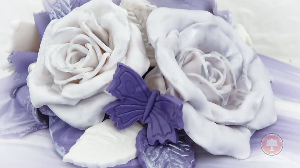 How to Create an Elegant Birthday Cake for Women 14 fondant cake topper butterfly and flowers