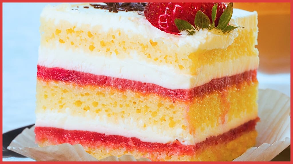 Easy Strawberry Cake Filling Recipe: How To Guide 2 strawberry cake filling ideas