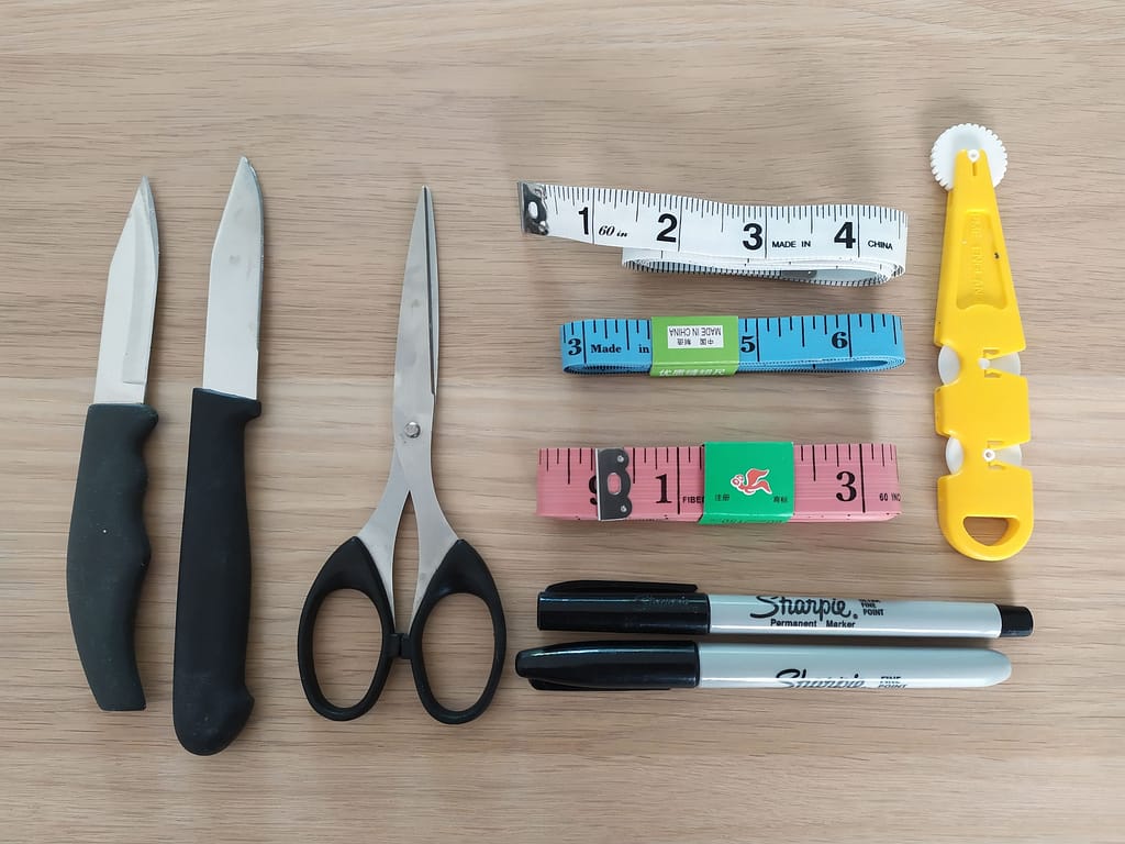 Travel Cake with Map and Luggage Cake Toppers - FUN and 3D 6 cake decorating tools