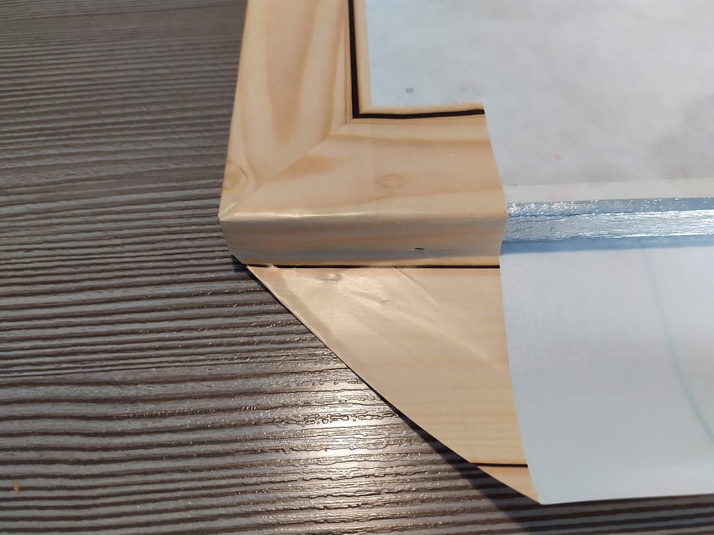 DIY Cake Board - How-To Cover Cake Boards Easily 28 DIY Cake Board - How-To Cover Cake Boards Easily - CakeLovesMe - Cake Baking Tips and Tricks - diy cake board -