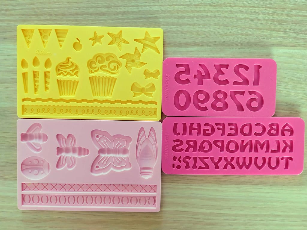 Top 15 Cake Decorating Tools - Essential Must-Haves For Cake Designers 13 Top 15 Cake Decorating Tools - Essential Must-Haves For Cake Designers - CakeLovesMe - New Cake Designs!, Cake Baking Tips and Tricks - cake decorating tools - cake decorating tools | must have essentials