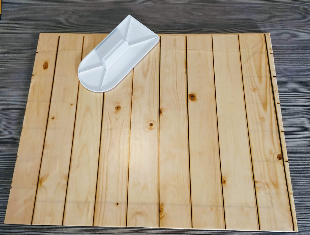 DIY Cake Board - How-To Cover Cake Boards Easily 35 DIY Cake Board - How-To Cover Cake Boards Easily - CakeLovesMe - Cake Baking Tips and Tricks - diy cake board -