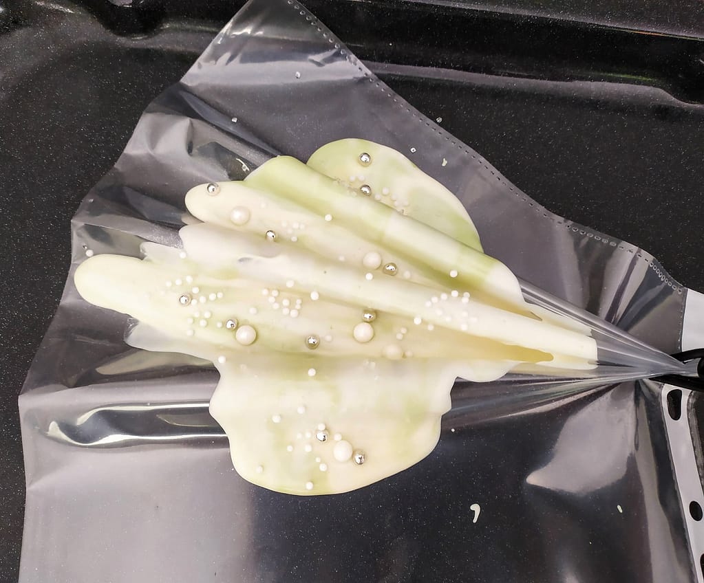 Lovely Anniversary Cake - 50th Wedding Anniversary 5 Lovely Anniversary Cake - 50th Wedding Anniversary - CakeLovesMe - New Cake Designs!, Cake Trends, Special Occasion Cakes - anniversary cake -