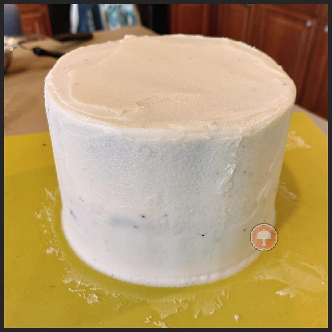 Great Gatsby Cake from Roaring 20's: How To Guide 13 great gatsby cake roaring 20's cake with raspberry filling and white chocolate buttercream frosting