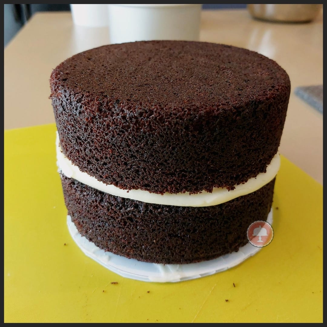 Great Gatsby Cake from Roaring 20's: How To Guide 15 great gatsby cake roaring 20's cake with raspberry filling and white chocolate buttercream frosting