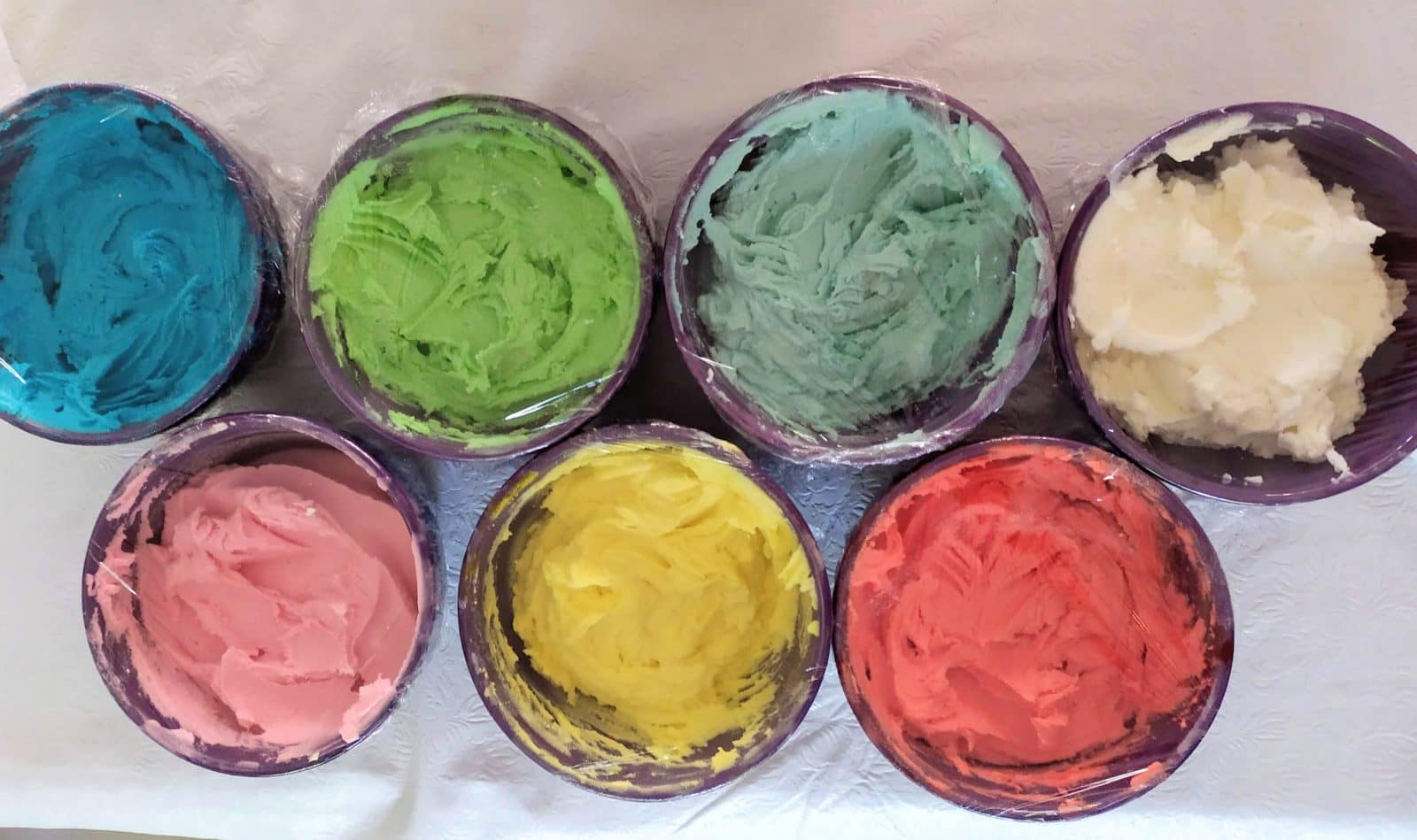 Top 50 Baking & Cake Decorating Struggles 7 buttercream-frosting-colors-piping