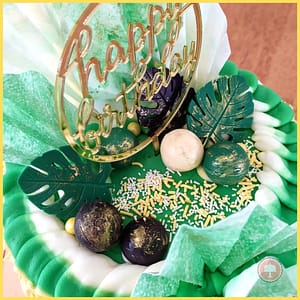 11 Top Cake Trends of 2024 - Popular Designs 14 pineapple cake design