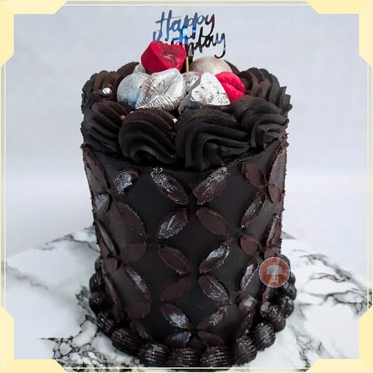 Charming Mini Cake Ideas - Instagram 24 (1) 11 Top Cake Trends of 2024 - Popular Designs - CakeLovesMe - Cake Trends, Special Occasion Cakes - top cake trends of 2024 -