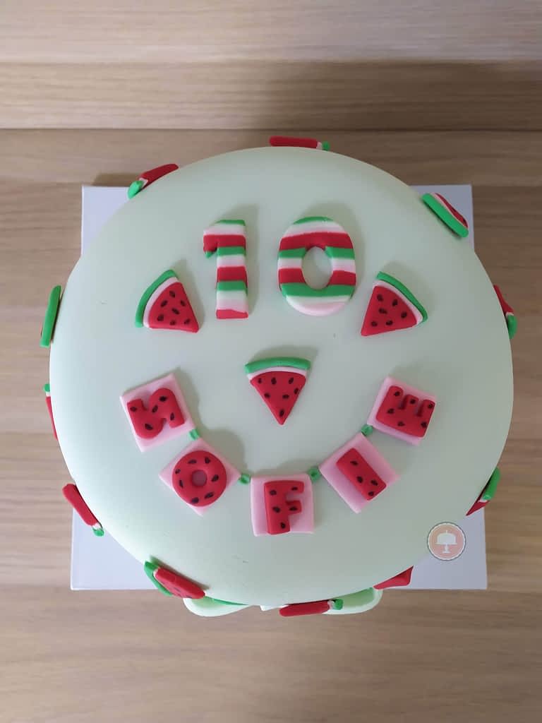How to make a Watermelon Cake - So adorable! - CakeLovesMe - Cake Baking Tips and Tricks - diy cake board -