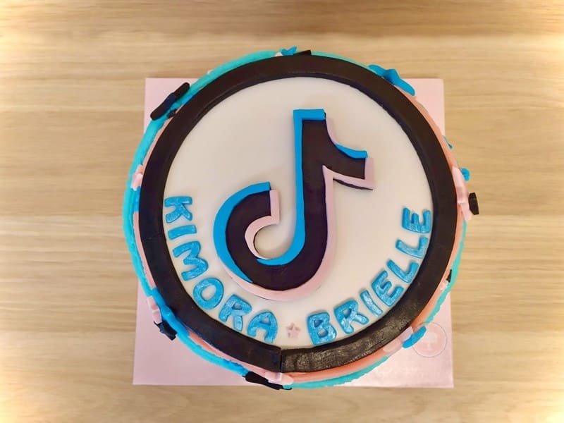 How to make a TikTok Cake Design 6 tiktok, tik tok, cake, design, logo