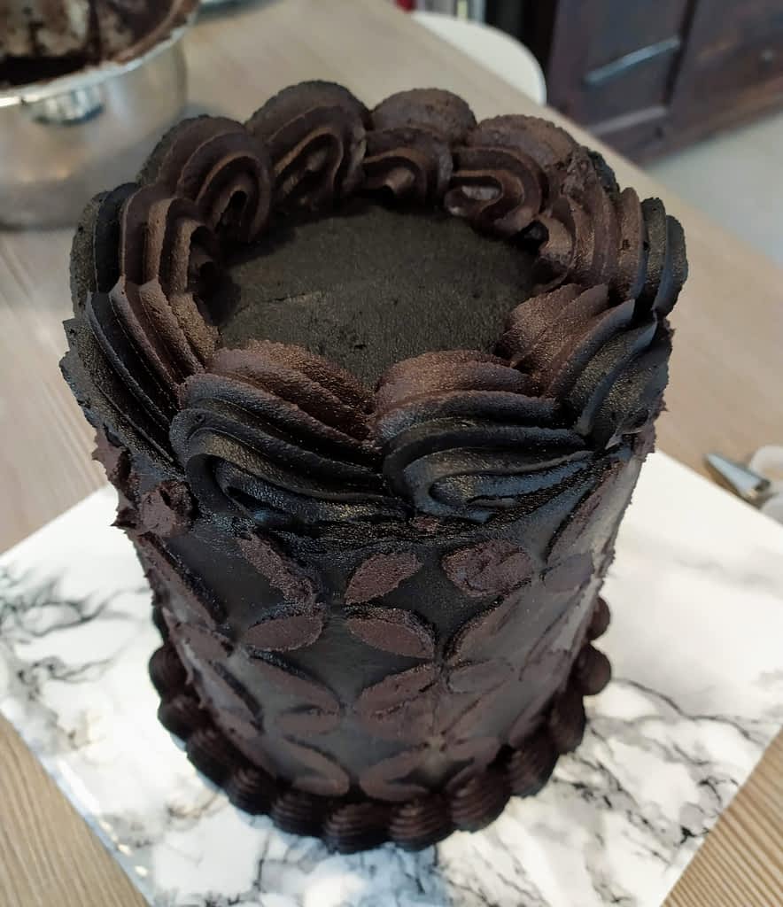 Rich Dark Chocolate Cake Design - CakeLovesMe - Cake Baking Tips and Tricks, Cake Trends, Special Occasion Cakes - mini cake ideas -