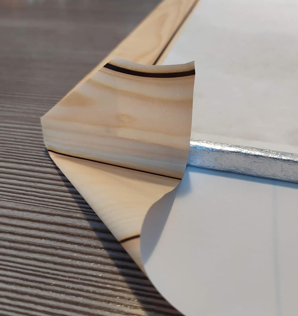 DIY Cake Board - How-To Cover Cake Boards Easily 27 DIY Cake Board - How-To Cover Cake Boards Easily - CakeLovesMe - Cake Baking Tips and Tricks - diy cake board -