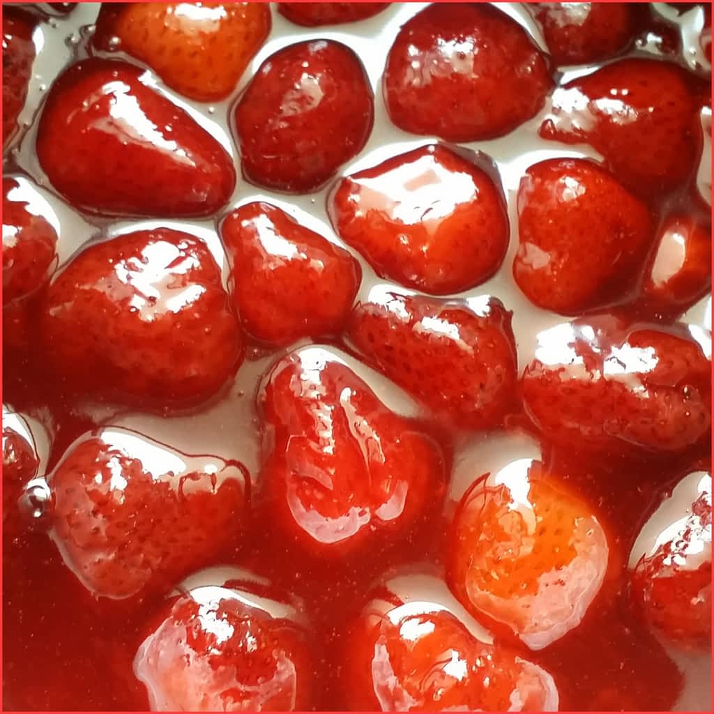 Easy Strawberry Glaze Recipe for Cheesecake - CakeLovesMe - New!, Recipes - easy strawberry glaze -