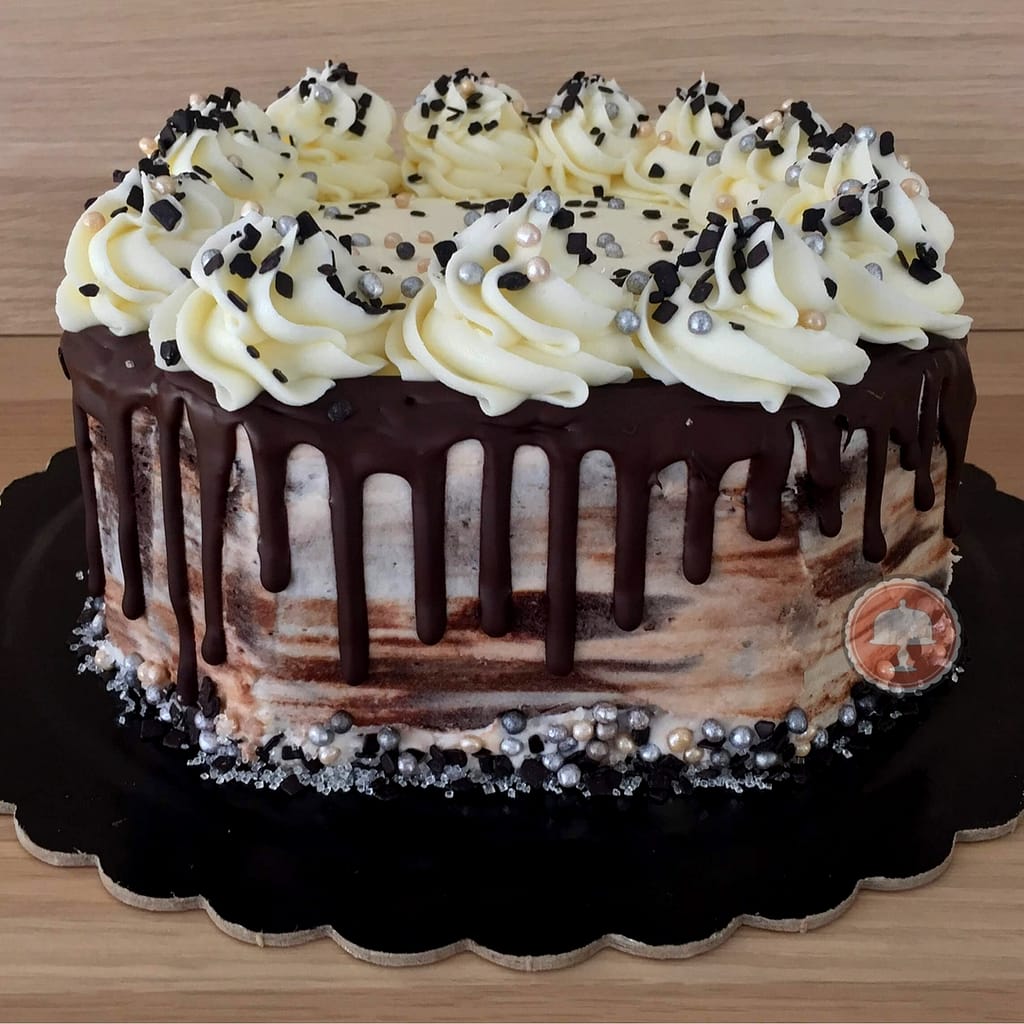 chocolate drip cake