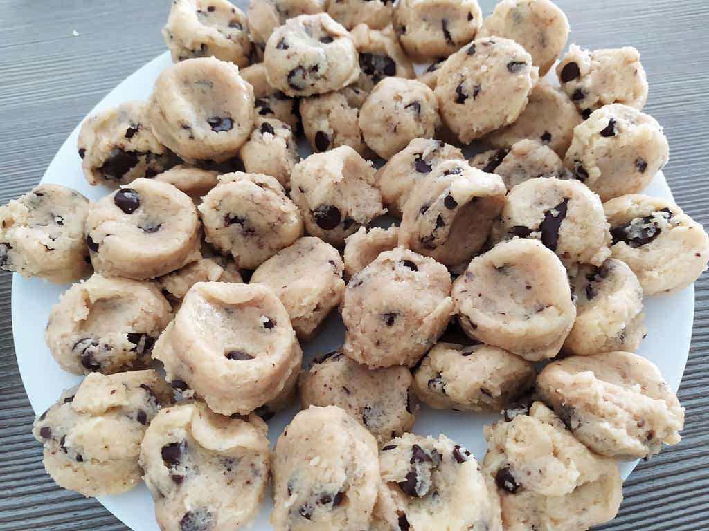 Favorite Chocolate Chip Cookies - Recipe - CakeLovesMe - New!, Recipes - chocolate chip cookies -