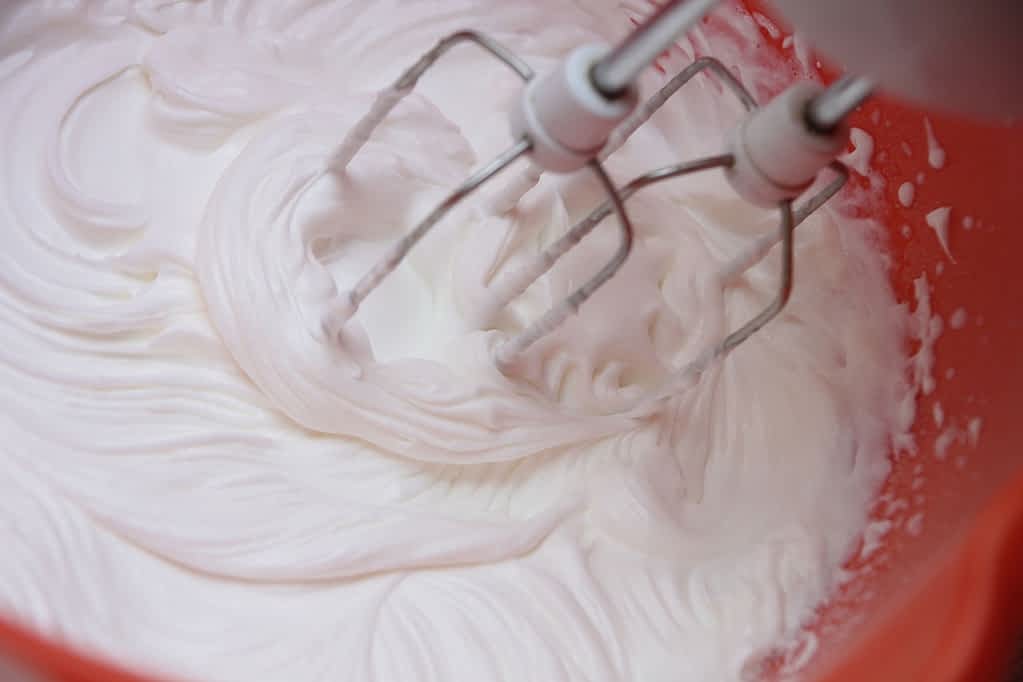 Top 50 Baking & Cake Decorating Struggles - CakeLovesMe - New! - cake decorating struggles -